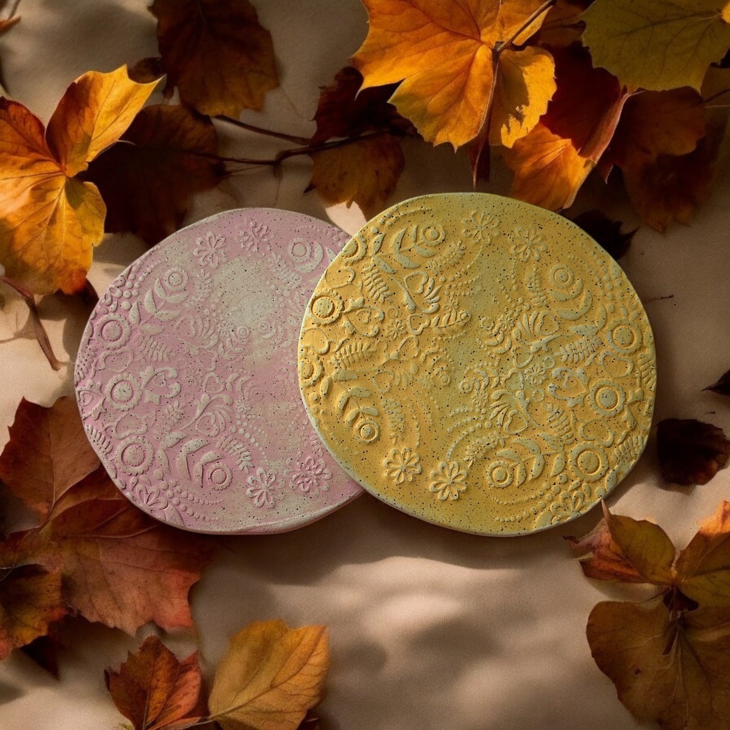 Round Textured Bread Warmers for Boules in Yellow or Pink