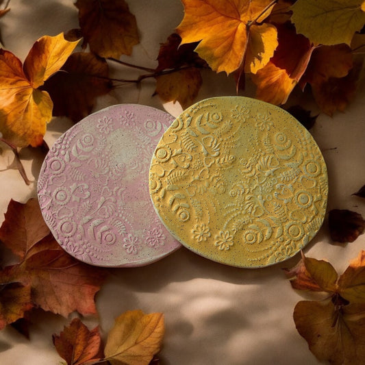 Round Textured Bread Warmers for Boules in Yellow or Pink