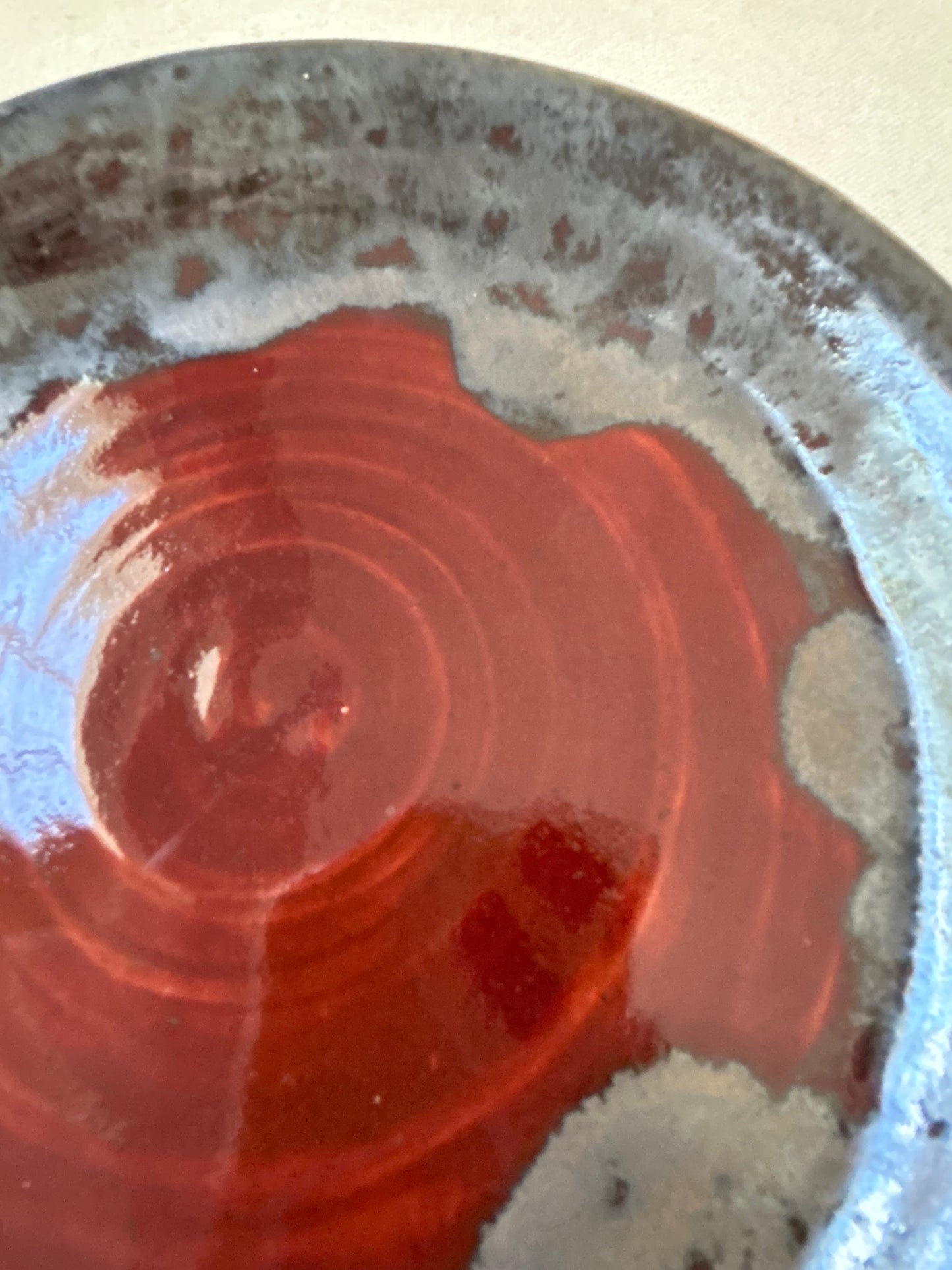 General-Purpose Side Plate #18 in Fiery Red and Saturation Gold