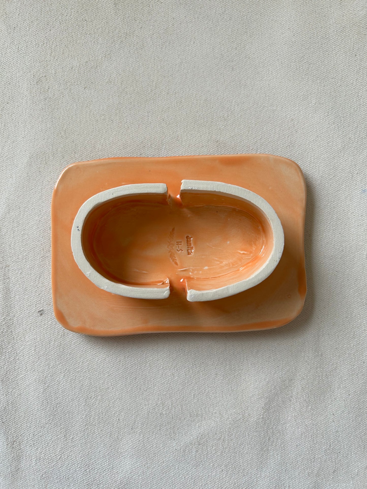 Pedestal Soap Dish #56 in Tangelo Orange